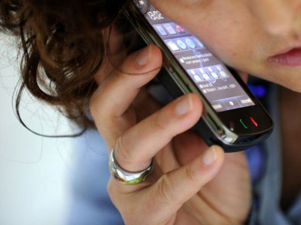 Truffe online, sottratti migliaia di euro: denunciati in cinque