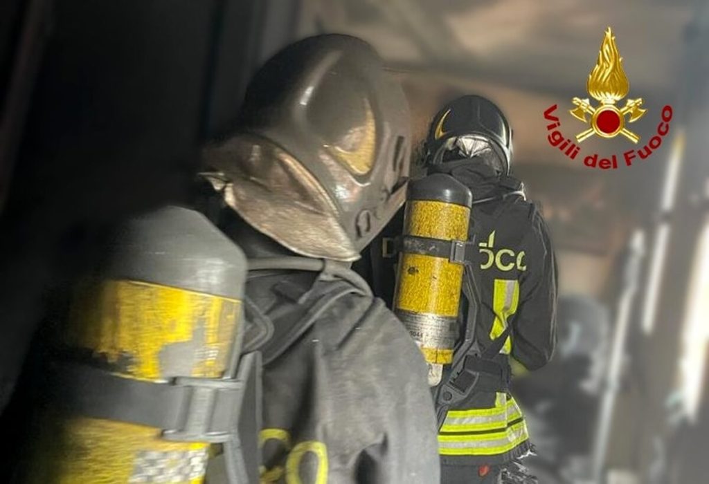 Incendio di un ufficio all'interno dell'azienda