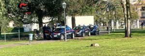Coca, eroina e marijuana nella borraccia termica: arrestato spacciatore