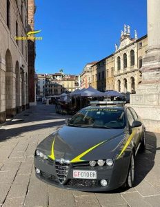 La guardia di finanza scopre una commercialista abusiva, esercitava l'attività da 5 anni senza nessuna iscrizione all'albo professionale