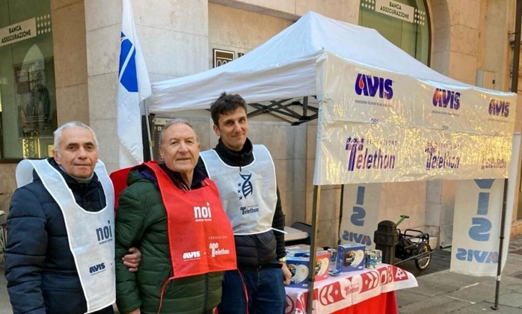 Avis per Telethon, raccolti 1.405 euro di cuori di cioccolato