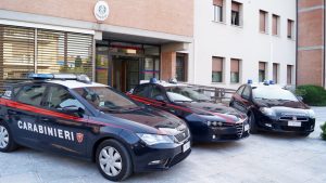 Furti di cosmetici di lusso presso aziende di trasporti nazionali e internazionali, arrestati gli autori 