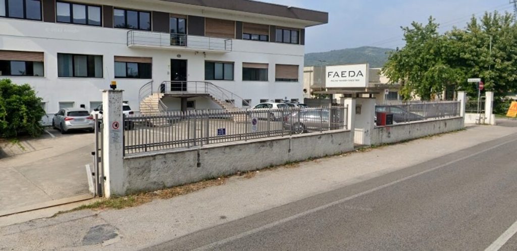 Incidente sul lavoro, la squadra di primo soccorso salva la vita alla vittima