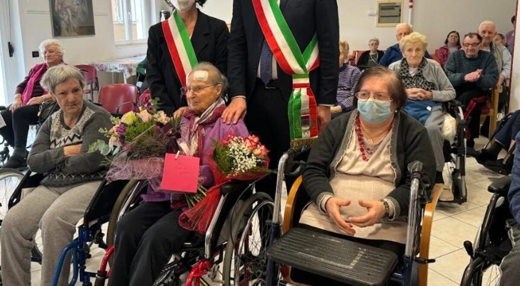 Casa di Riposo di Montebello: l’Istituto festeggia il compleanno dell’ultracentenaria ospite Rosina Spigolon