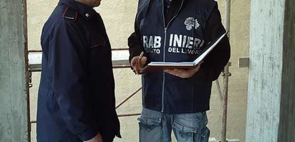 Azienda produttrice di mobili fuori norma per la sicurezza, attività chiusa e maxi-multa