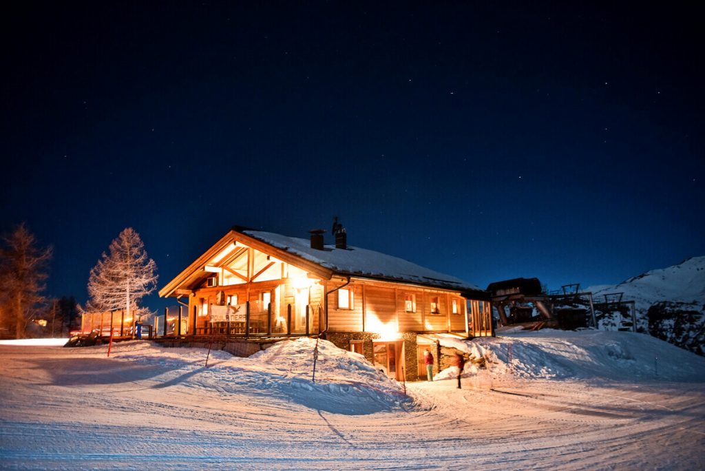 Ciaspolata e cenone della vigilia di Natale in Rifugio