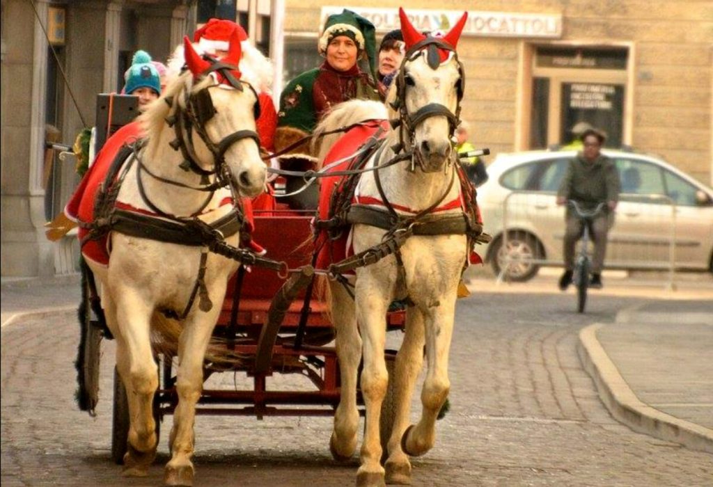 Natale a Villa Caffo: mercatino, letterine a Babbo Natale, laboratori, spettacoli di burattini