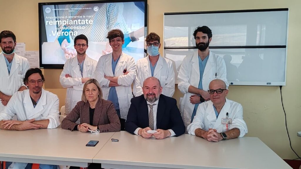 Operaio si amputa le mani, arti reimpiantati: intervento di oltre 7 ore