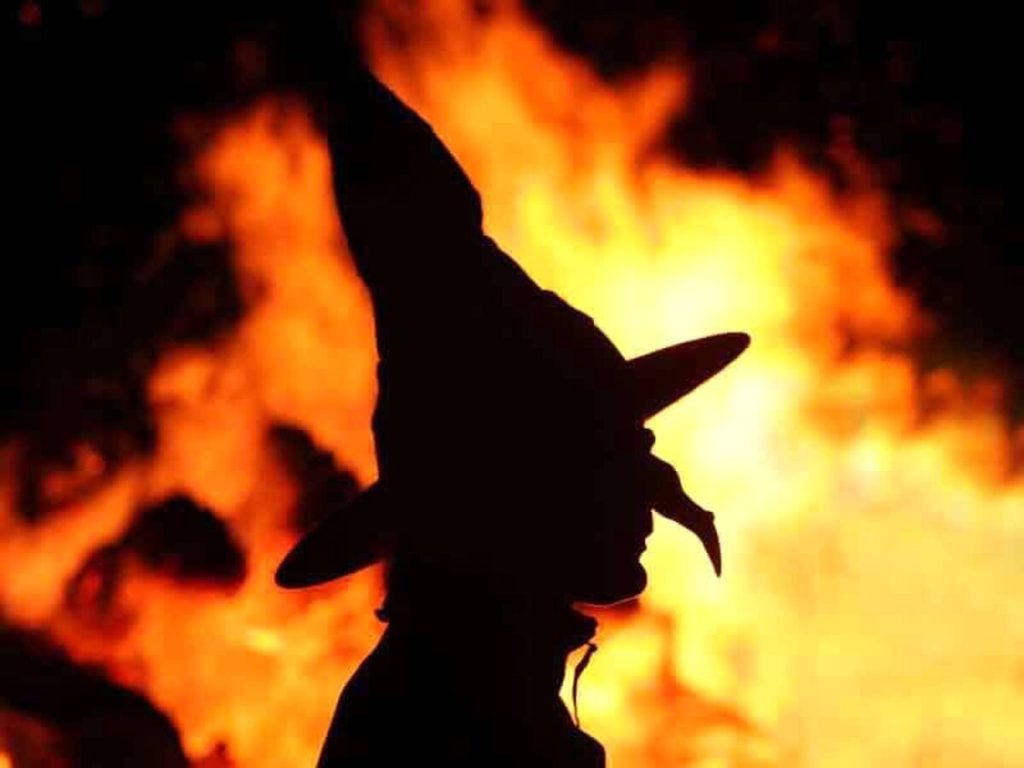 Brusa vecia nea Brenta, fiaccolata e calza per i bambini