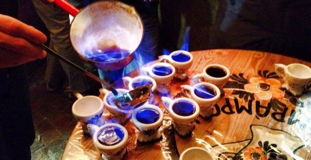 Sagra S. Antonio a Valli del Pasubio, specialità: bigoli con l'arna, sardela, fritole e parampampoli