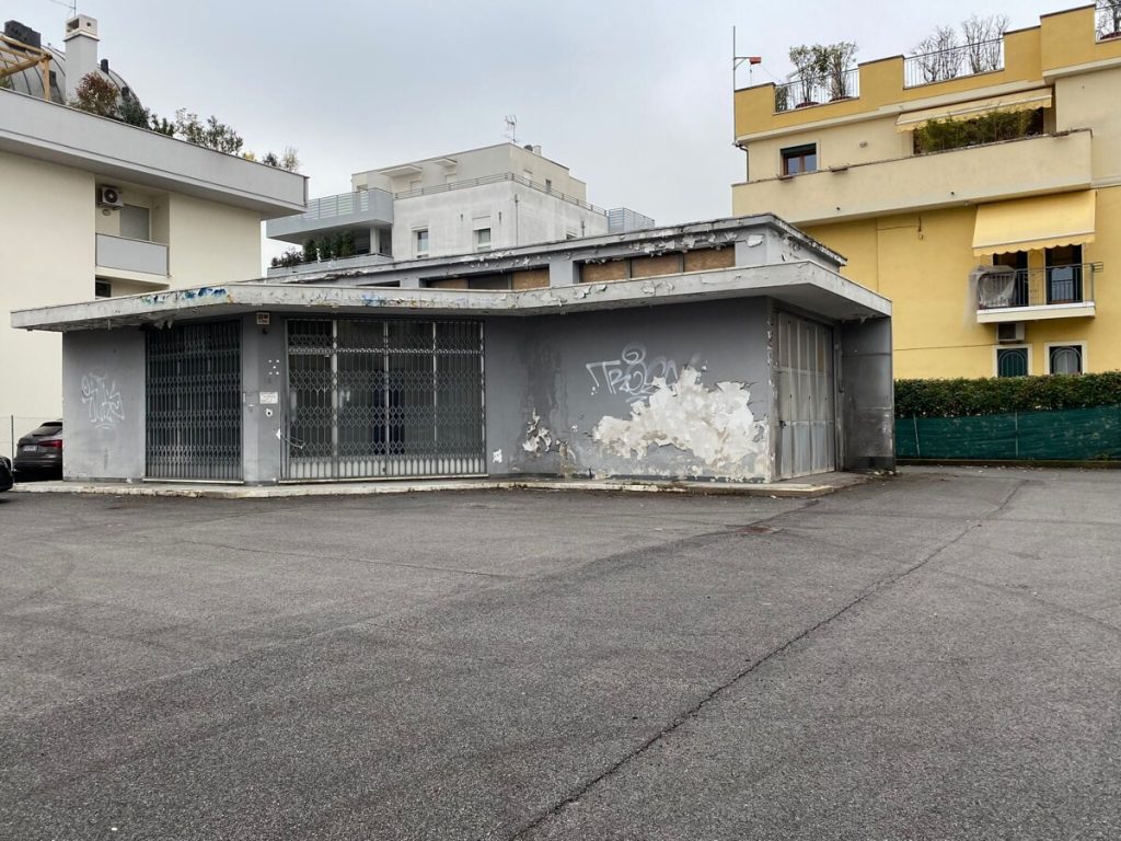 L'ex distributore di viale San Lazzaro diventerà una pasticceria