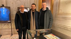 “Celo celo manca”: il campione Dino Baggio in visita alla mostra di figurine