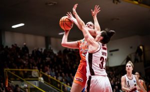 Il Superclassico è del Famila Schio. Sconfitta la capolista Umana Reyer Venezia 60-56