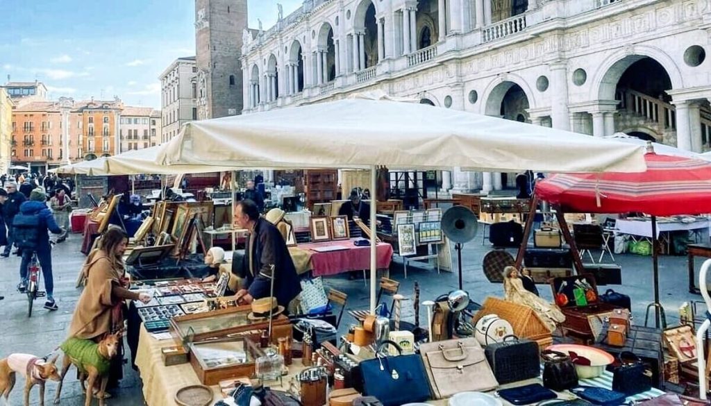 Mercato dell'antiquariato a Vicenza, tutto il centro storico come una caccia al tesoro
