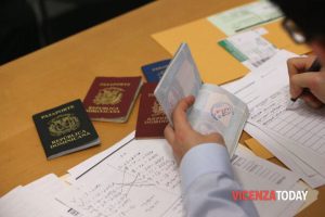 Passaporti, boom di richieste nel 2023: 70% in più rispetto all'anno precedente