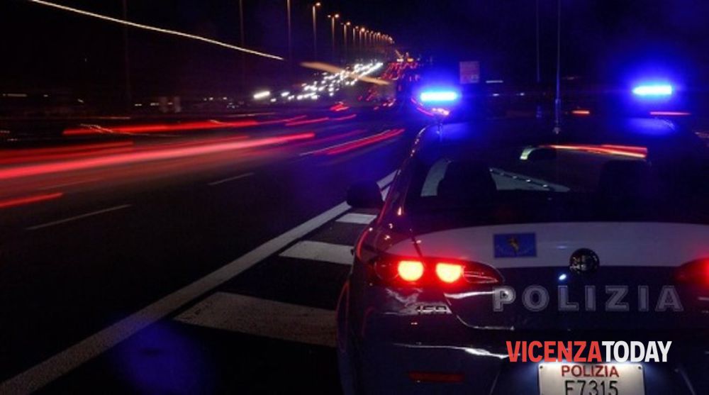 Guida con patente falsa: 23enne multato e denunciato