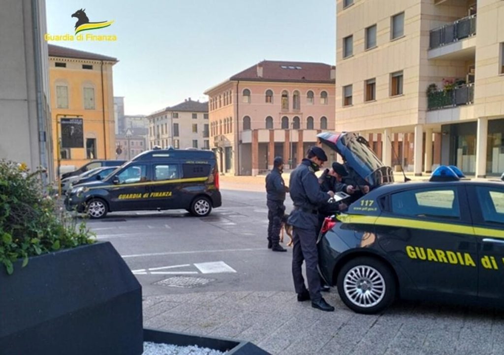 Immigrazione clandestina, chiusi due centri massaggi