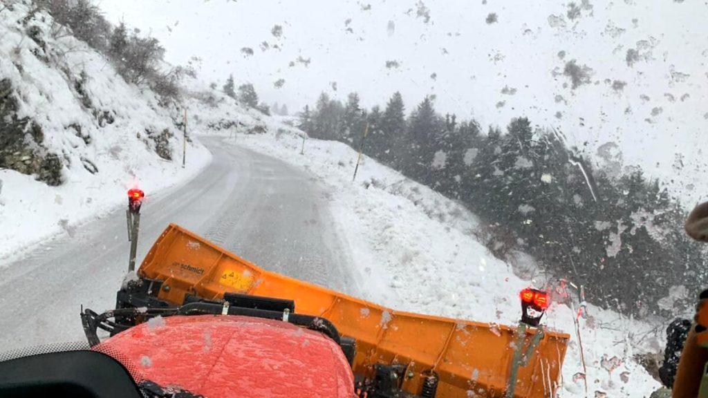 Allerta rossa per maltempo, attivati finora 70 Centri Operativi: strade provinciali chiuse per neve