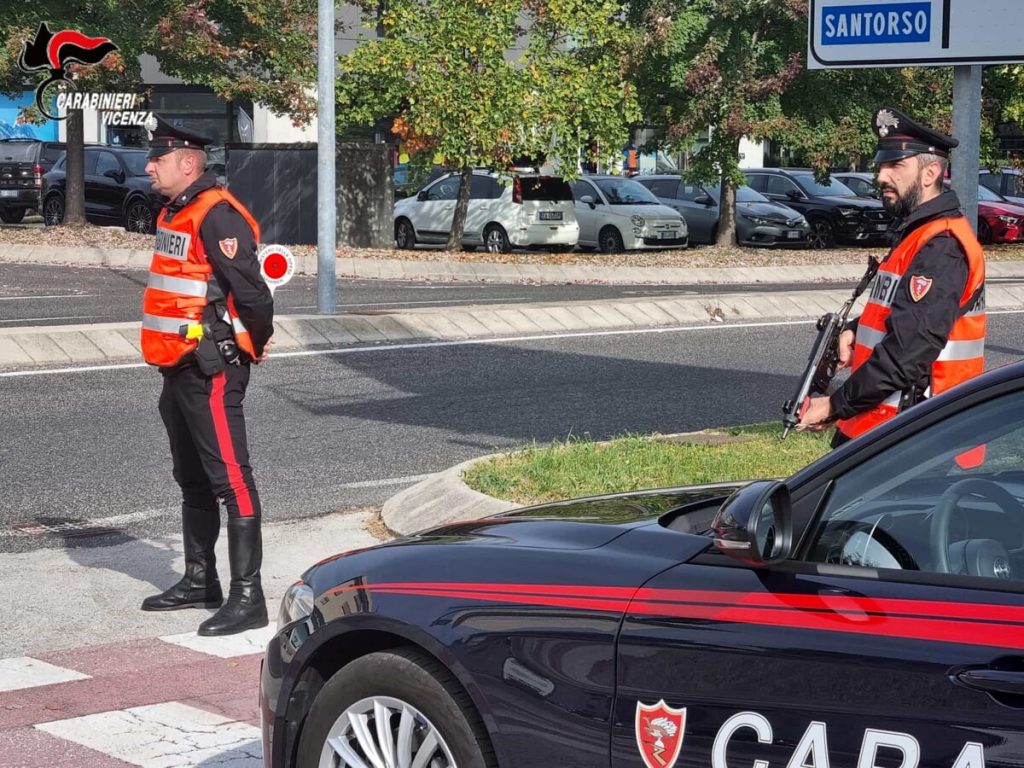 Rapina a un minore nel parcheggio, nei guai due diciasettenni