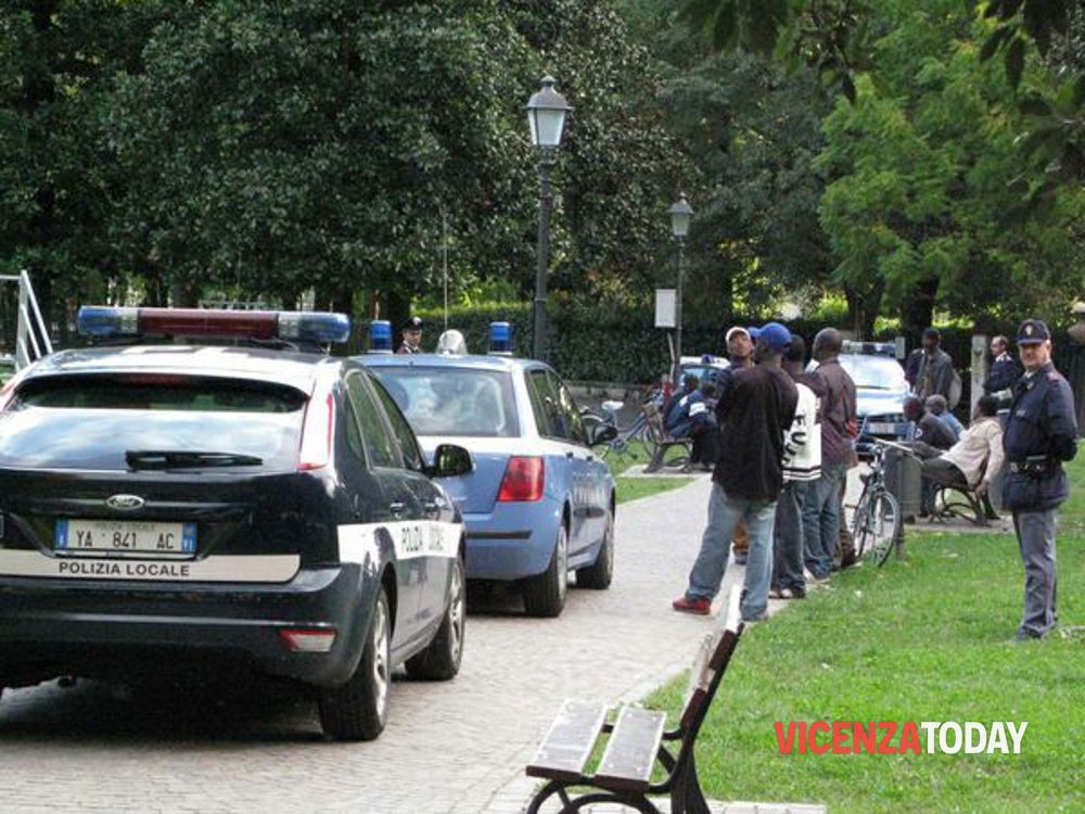 Quadrilatero dello spaccio, 20 persone controllate: segnalati tre minorenni