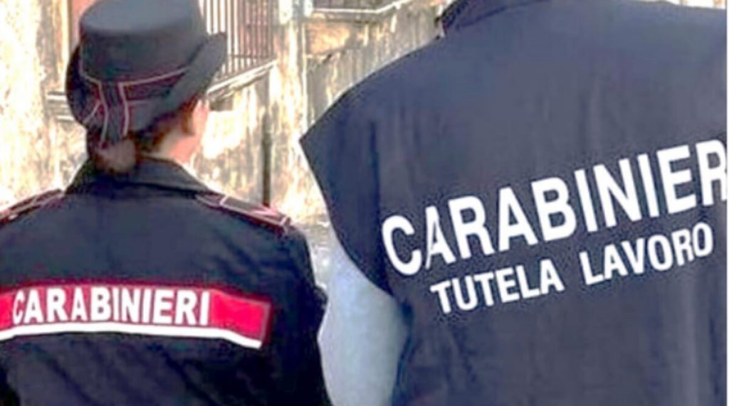 Lavoratori in "nero" e poca sicurezza, denunciata la titolare e attività sospesa