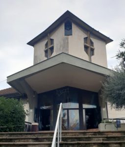 Ruba la cassetta delle offerte in chiesa: il don scrive una lettera "all'insospettabile" ladro