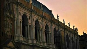 M’illumino di meno, monumenti spenti e iniziative