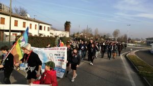 In mille per la "Marcia per la pace", testimonianze e riflessioni in cammino