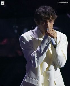 Sanremo 2024, "rimandato" il nuovo Sangiovanni: la stampa lo tiene fuori dalla top 5