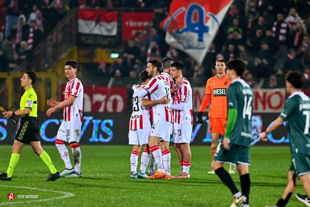 LR Vicenza-Renate: i convocati di mister Vecchi, guai in difesa