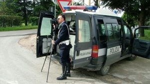 Sfreccia a 100 km/h in centro abitato, automobilista beccato dal telelaser