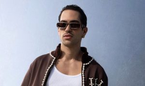 Mahmood in concerto a Marostica con la sua Tuta Gold