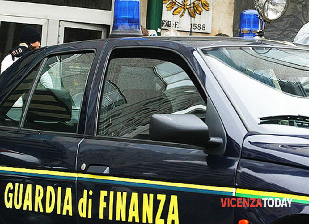 Lavoratori in nero e clandestini, sospesi due cantieri: maxi multa a tre società