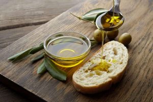 Fiera Mercato dell'Olivo a Pove: premi, musica, specialità gastronomiche a pranzo e cena