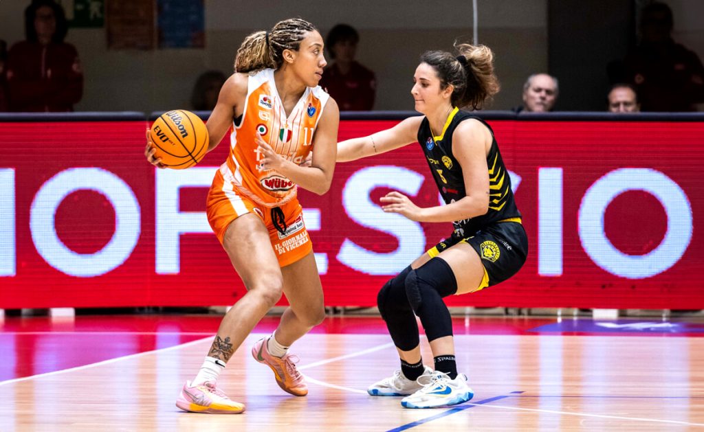 Playoff Scudetto, al PalaRomare il Famila Schio doma le Lupe e prenota la semifinale
