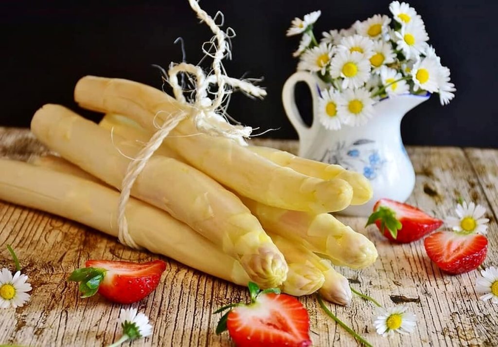 E' tempo di Asparagi: leggende, proprietà, ricette