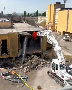 Fiera, iniziati i lavori di demolizione del padiglione 2