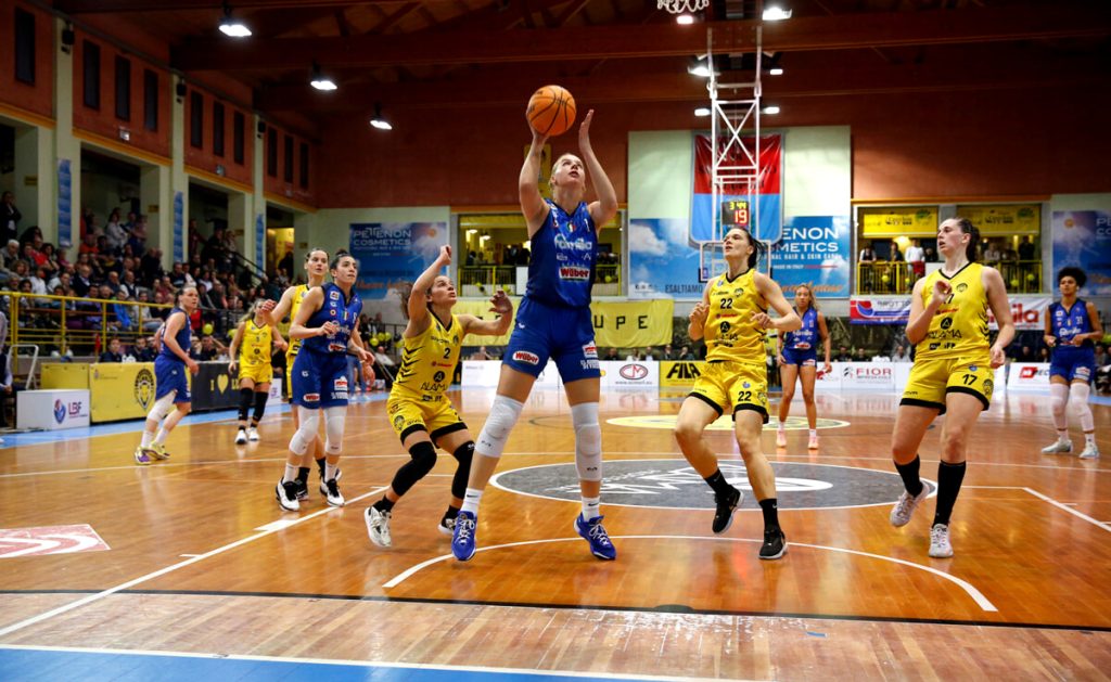 Playoff Scudetto, il Famila Schio chiude la serie e vola in semifinale