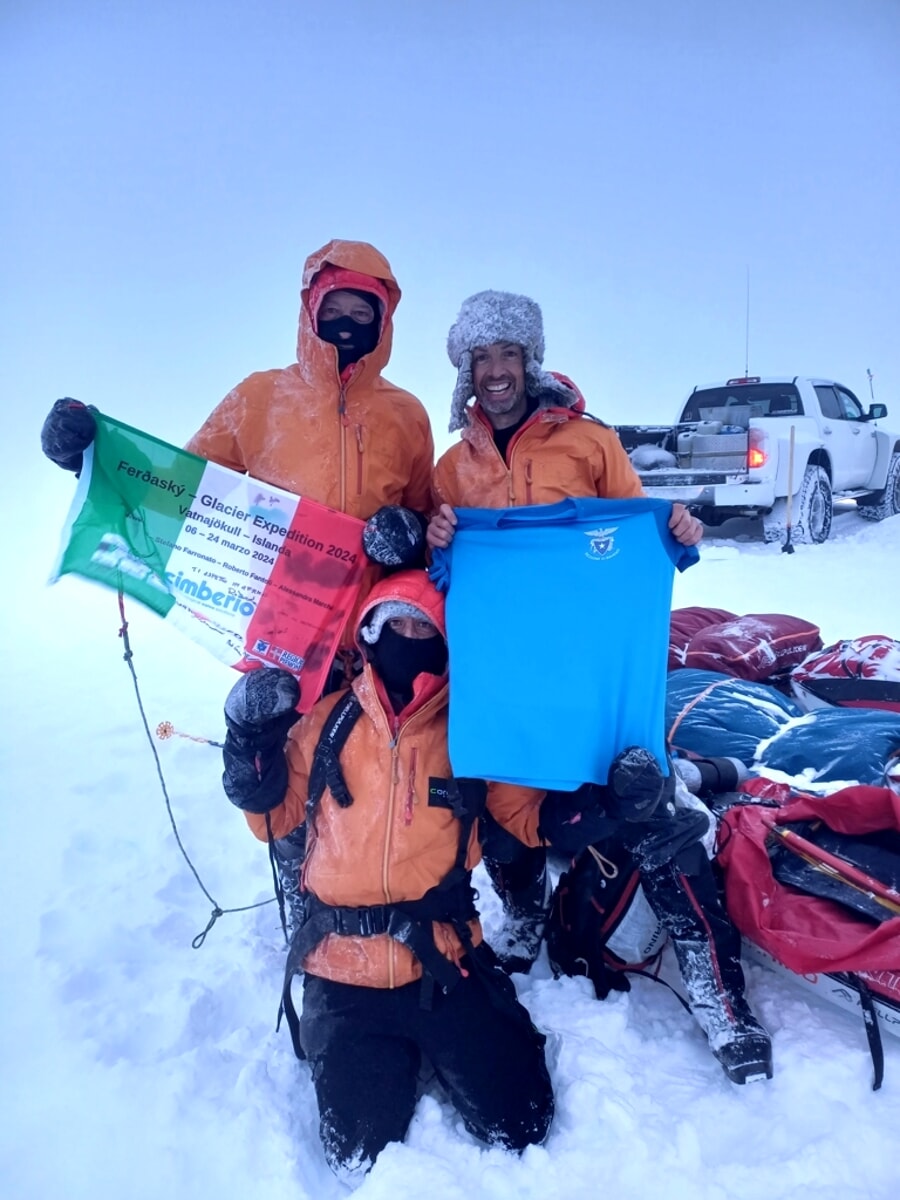 Stefano Farronato conquista il Vatnajokull tra i ghiacci islandesi