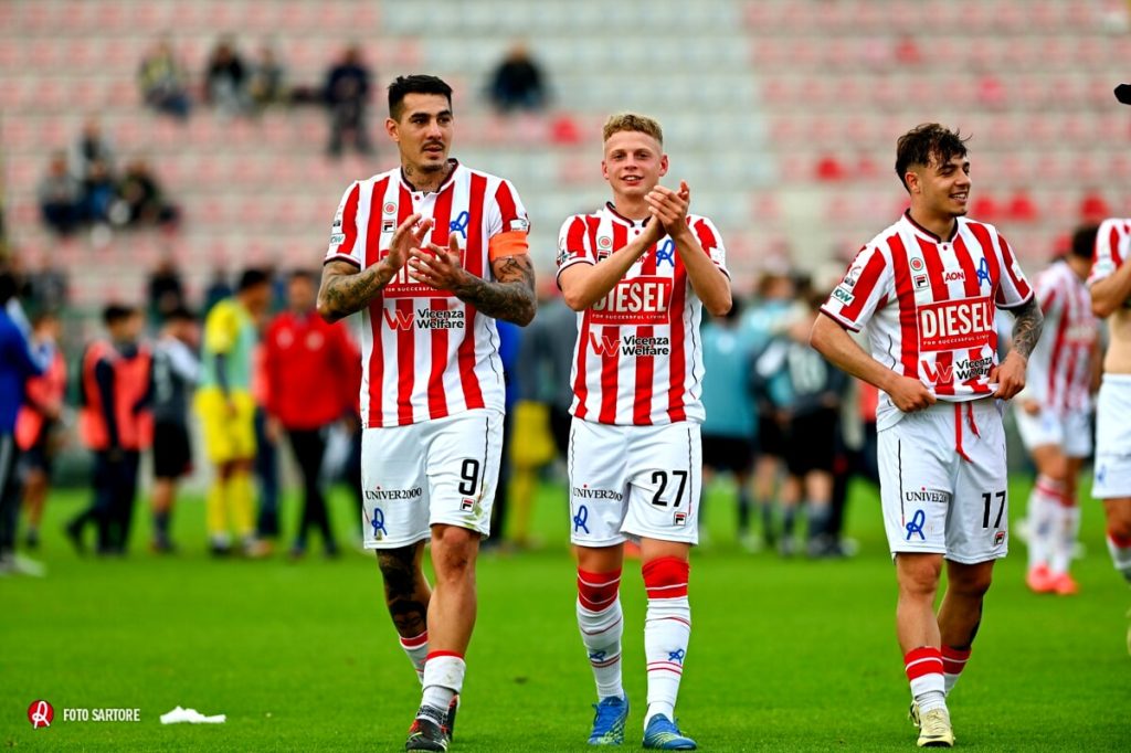 LR Vicenza: la Carrarese spegne il sogno di miglior terza