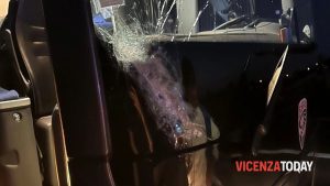 Agguato al pullman del Brescia, attimi di paura per giocatori e staff