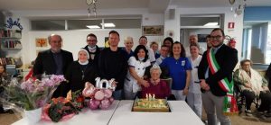 Nonna Rosa arriva a quota 104: festeggiamenti all'Ipab