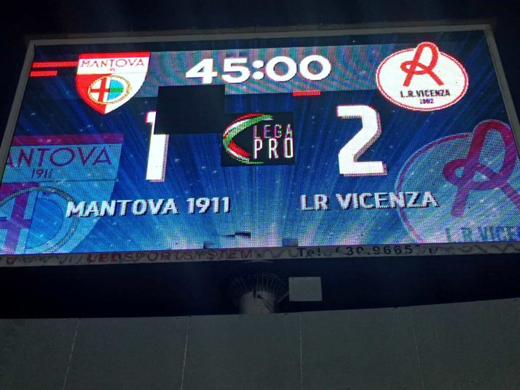 Mantova-Vicenza, il Lane con l'uomo in più batte la capolista