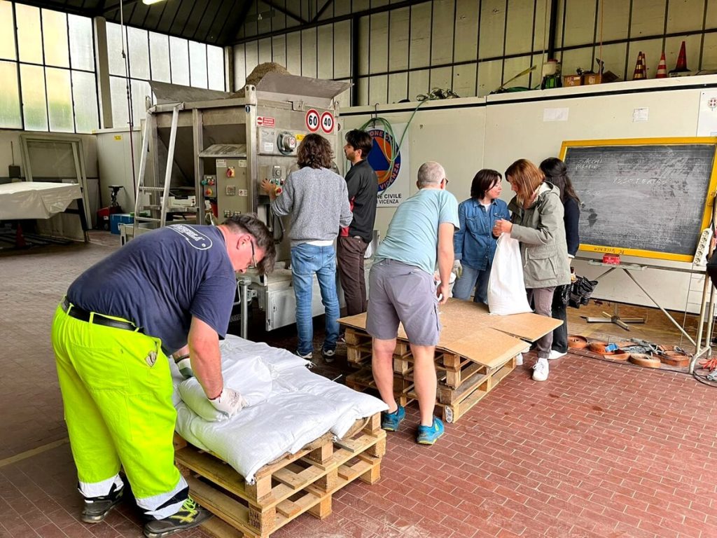 Allarme maltempo, forti precipitazioni nella notte: in forse la partita di martedì