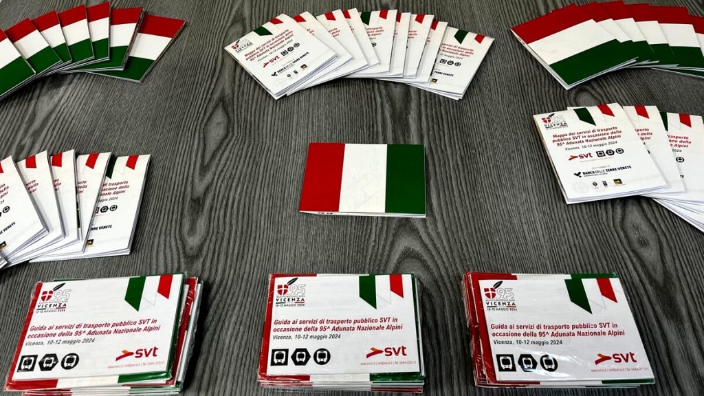 Adunata Alpini: guida al trasporto pubblico: pronti mappa e il libretto degli orari