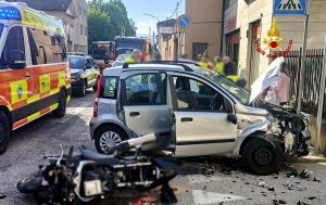 Schianto auto- moto, muore un centauro