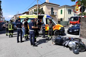Schianto auto-moto: feriti entrambi i conducenti