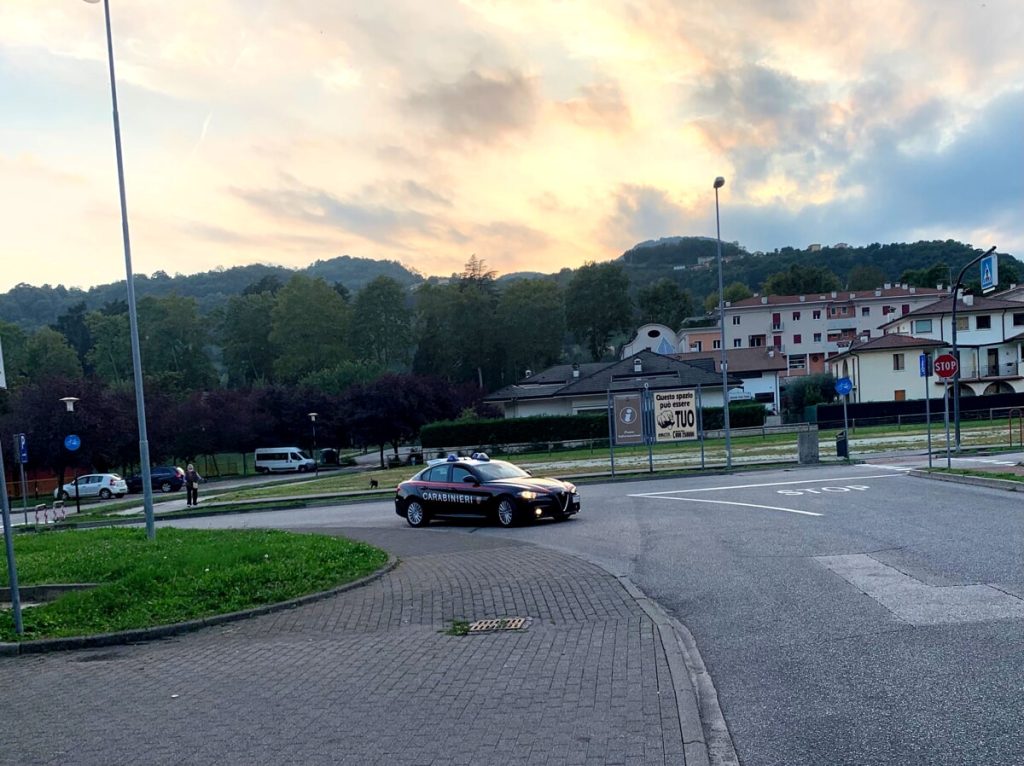 Ubriachi, vandalizzano quattro camper: denunciati