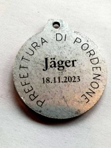 Restituiscono una medaglia persa durante l'Adunata: è di Jäger, il cane che ha trovato il corpo di Giulia Cecchettin