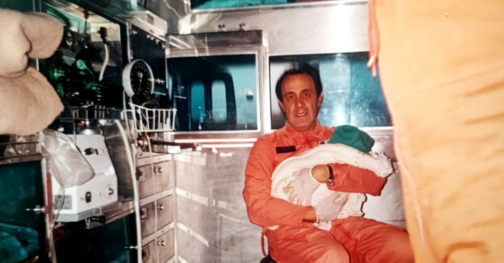 La storia di Michael, nato nel cielo di Palermo: "Io, partorito in volo 30 anni fa"